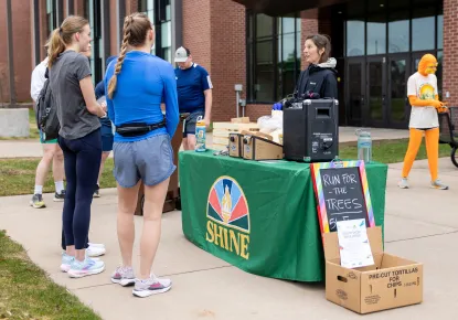 Volunteer table
