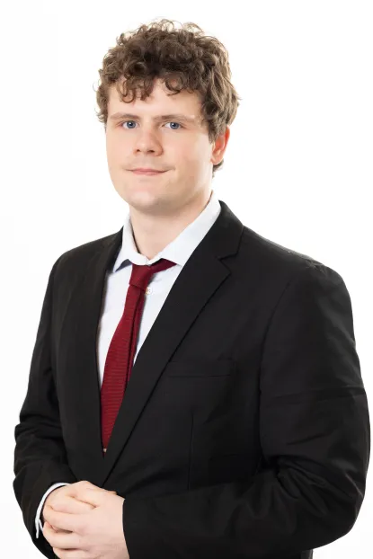 Travis Garvey headshot