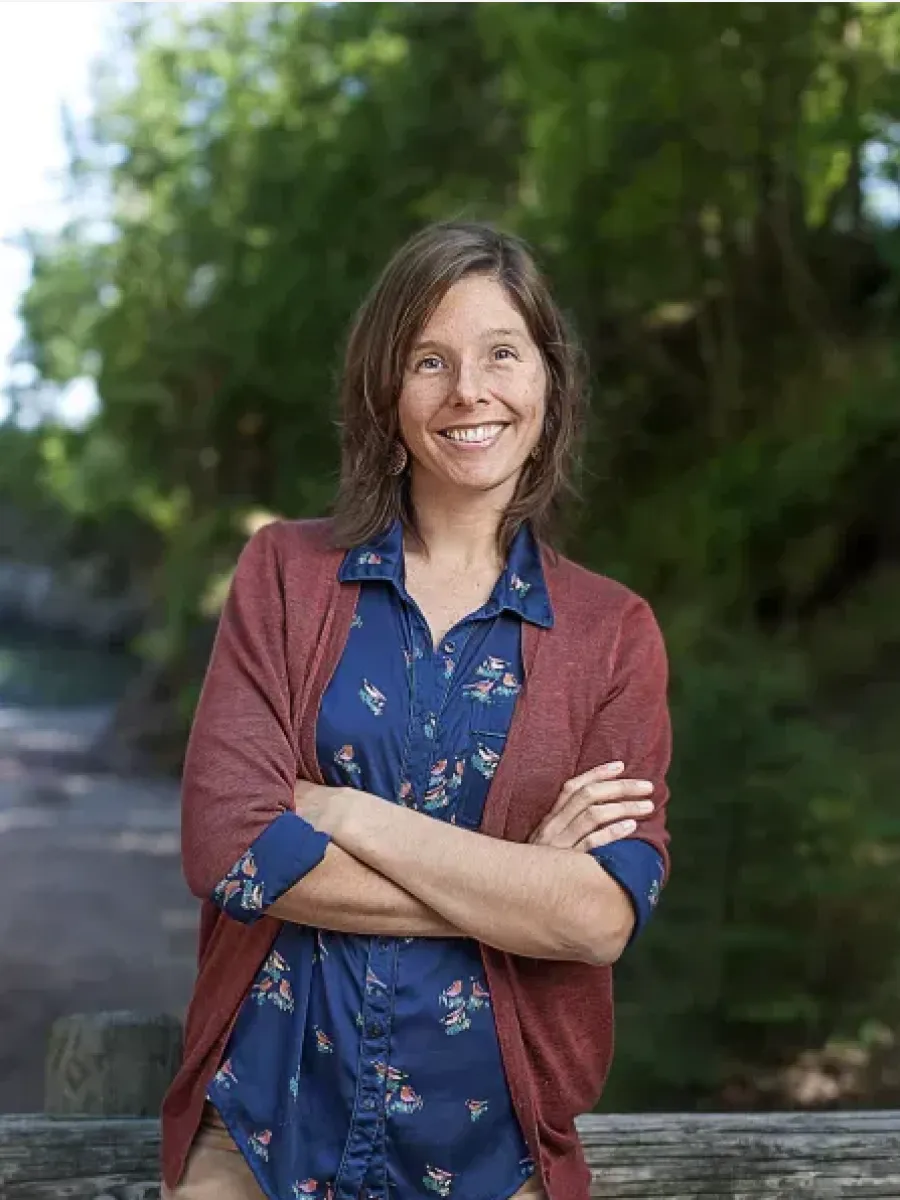 Photo of Dr. Jes Thompson
