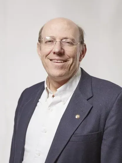 Photo of Tim Compton