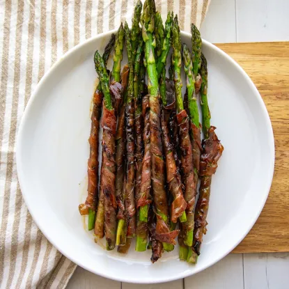 grill asparagus wrapped in prosciutto
