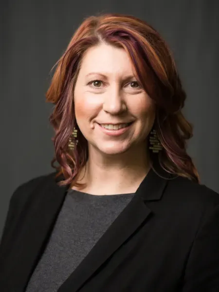 Christi Edge headshot