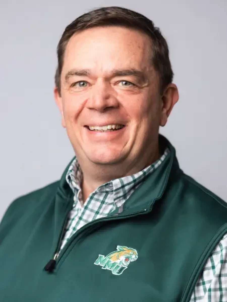 Shaun Thunell headshot