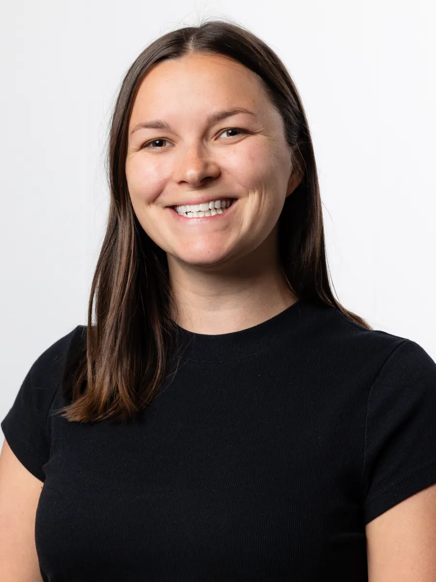 Julie Bloomquist headshot 