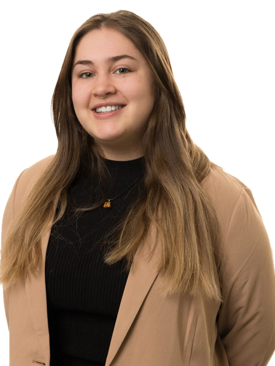 Gwen Feamster Headshot