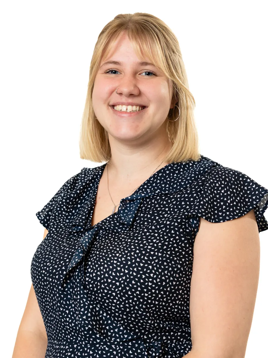 Emilia Nelson headshot