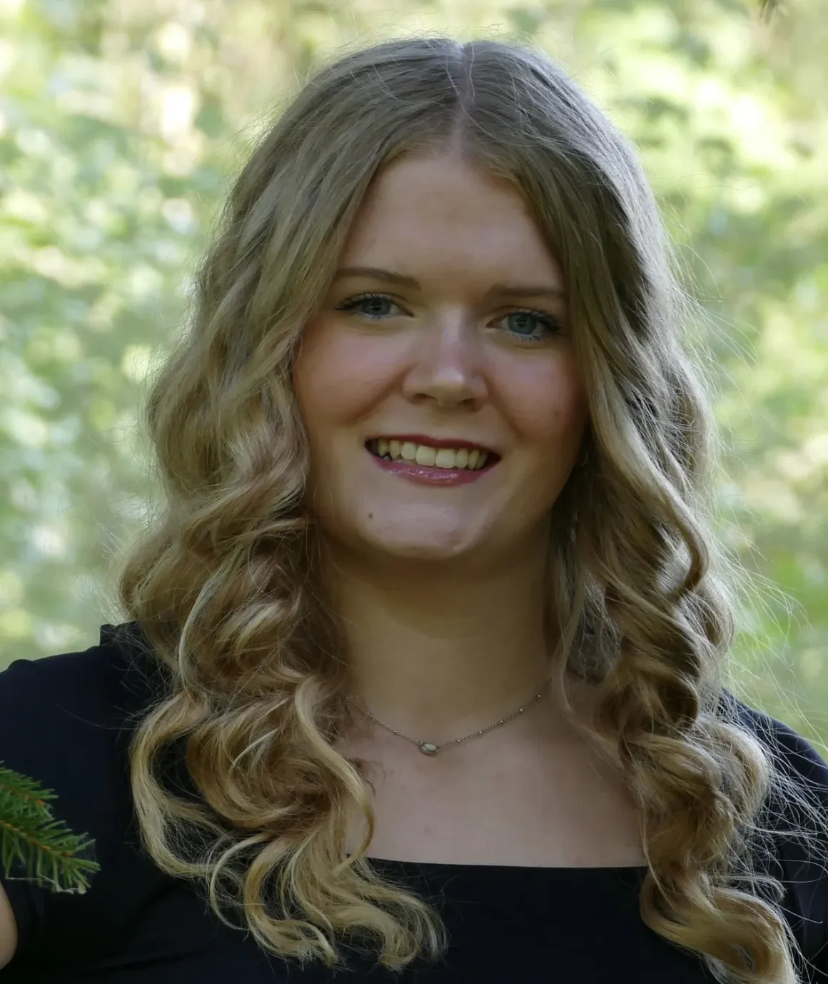 Haley Woessner Headshot