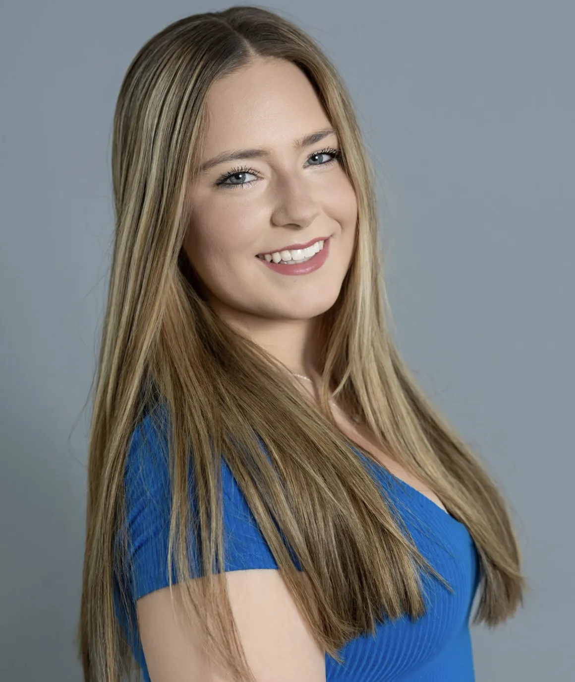 Lauren Newell Headshot