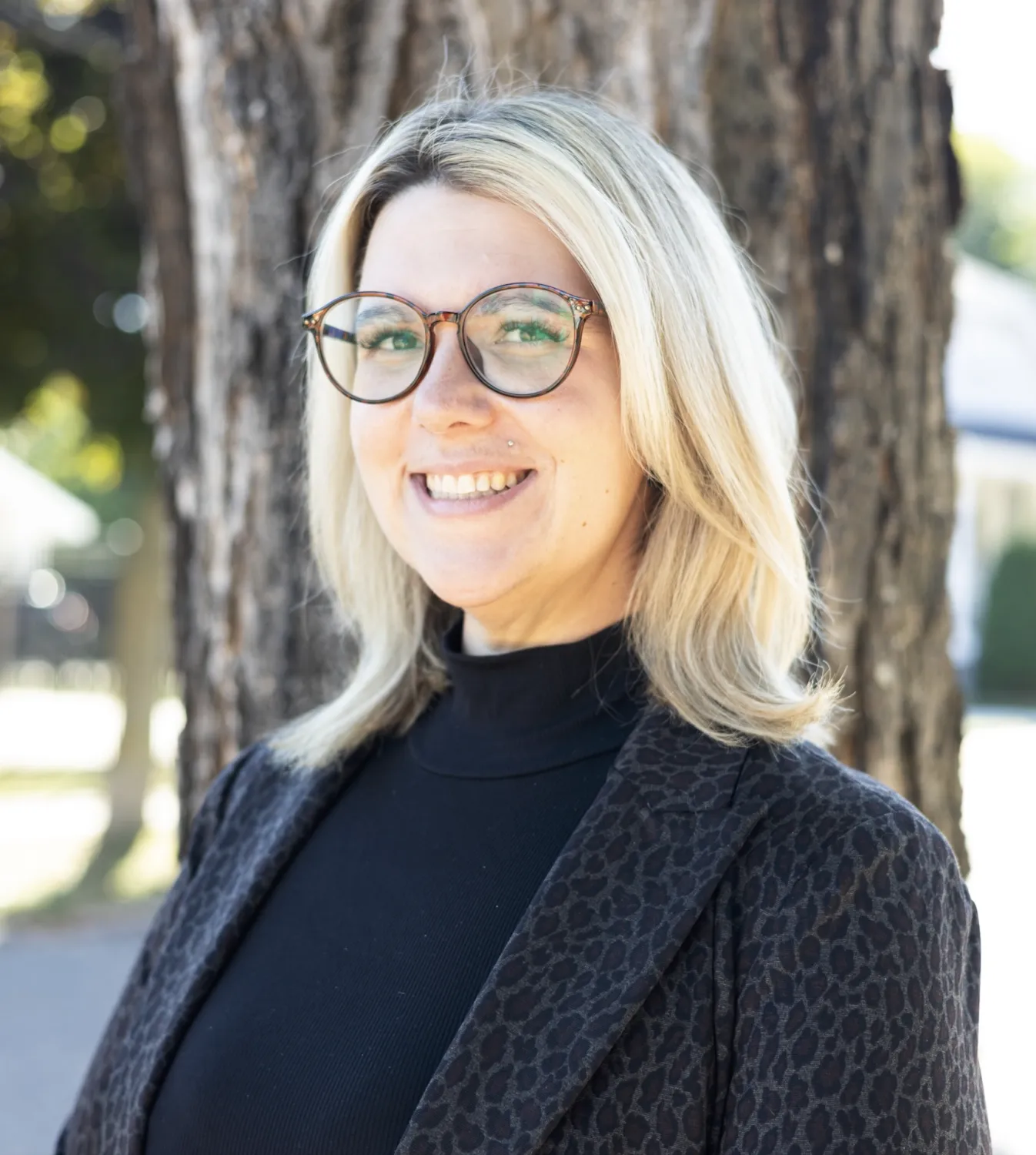 Ashley Sonderegger Headshot