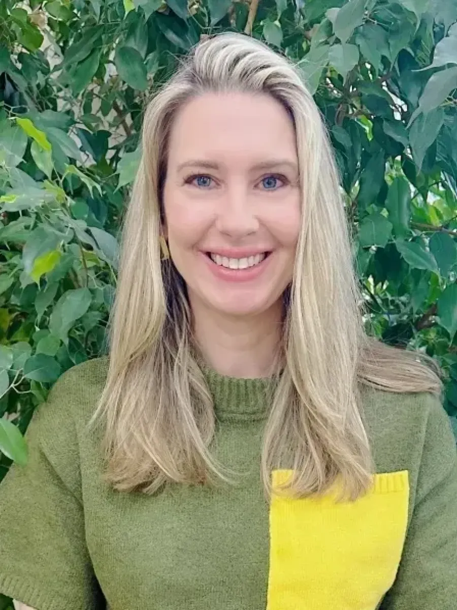 Angie Stebbins headshot